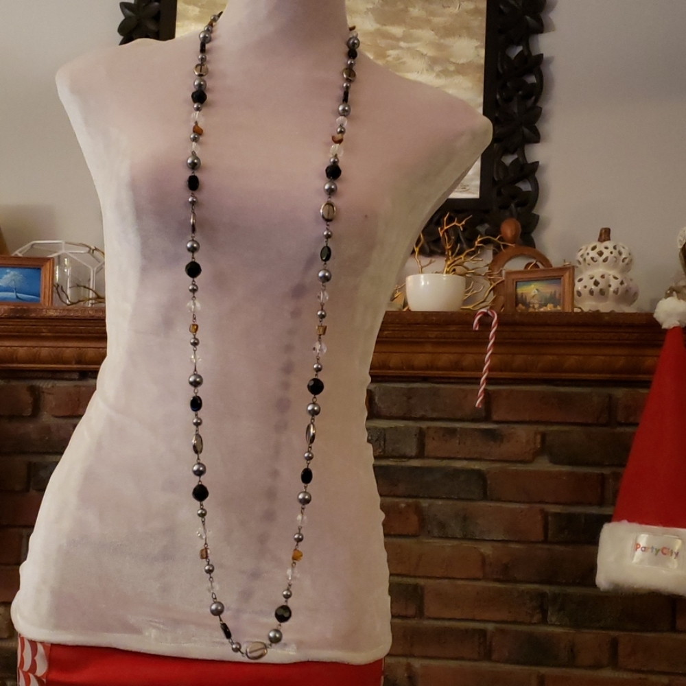 Multi pearl necklace